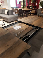 Sardinie Barkos Dining Tables With a Wavy Edge
